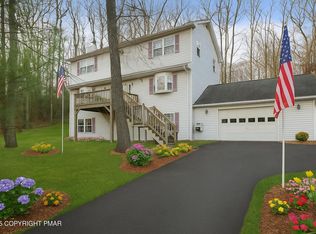 295 Middle Rd, Tannersville, PA 18372