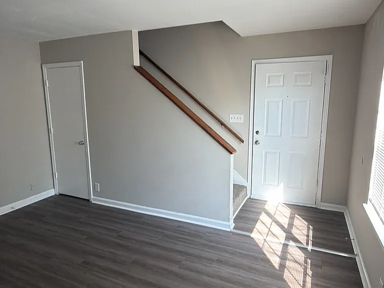807 Holder Ct — Photo 7