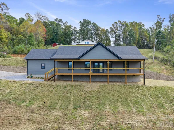 110 Shangrila Trl, Spruce Pine, NC 28777