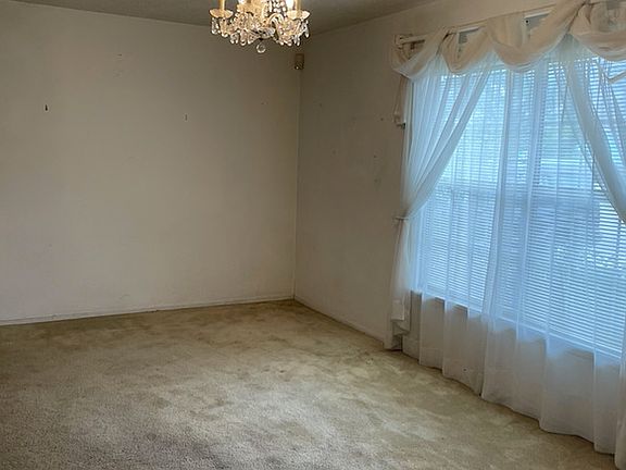 5th image of 714 MENEFEE BLVD