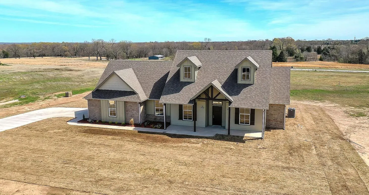 12002 County Road 3513 Loop — Photo 1