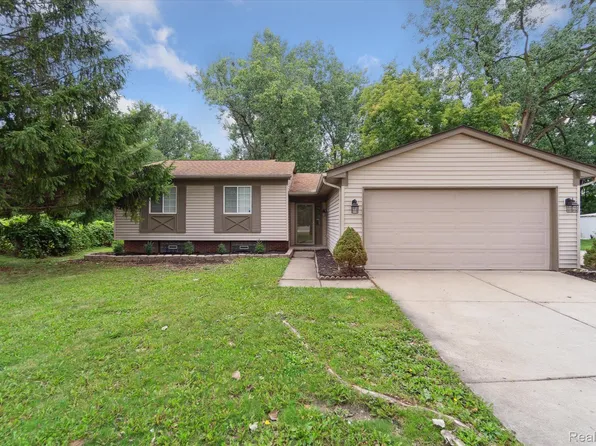 18520 W Nine Mile Rd, Southfield, MI 48075