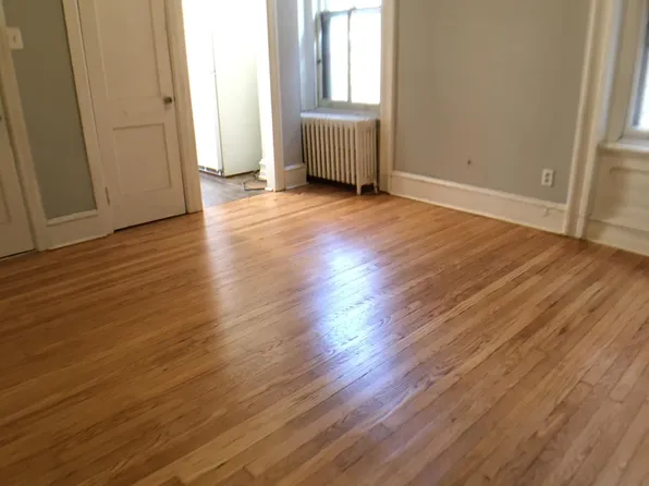 403 S 40th St APT 2R, Philadelphia, PA 19104