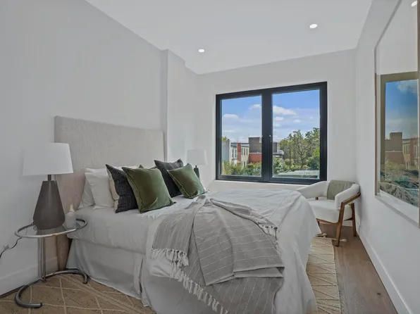 21-31 Shore Boulevard image 13 of 17