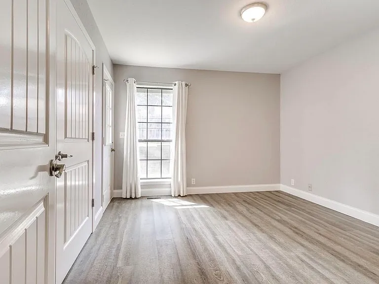 717 Rockridge Cir — Photo 5