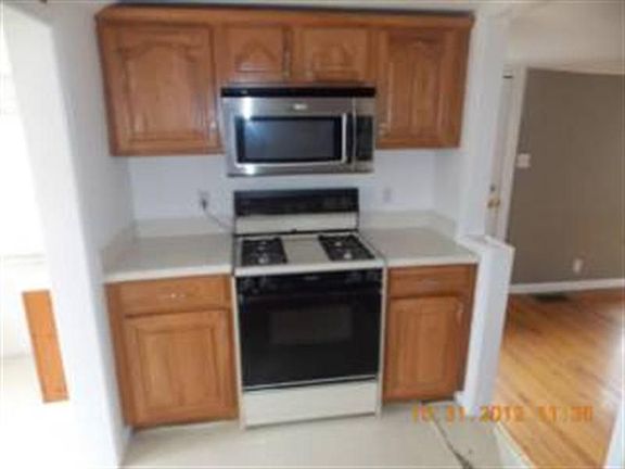 5th image of 904 Alhambra Ct
