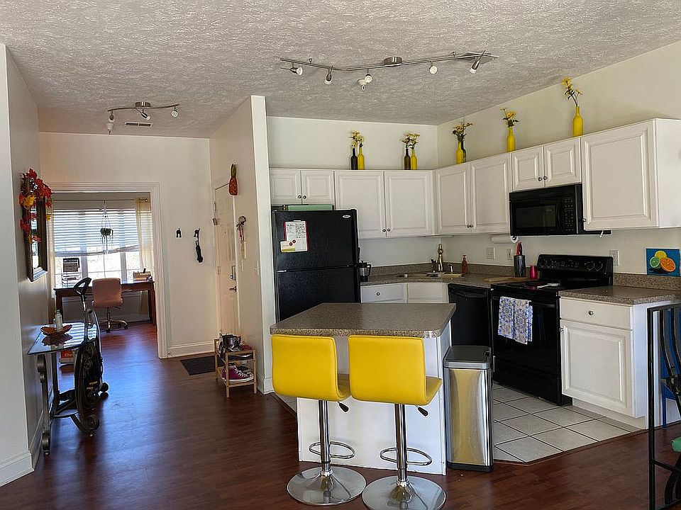 1st image of 278 W Saginaw St APT 202