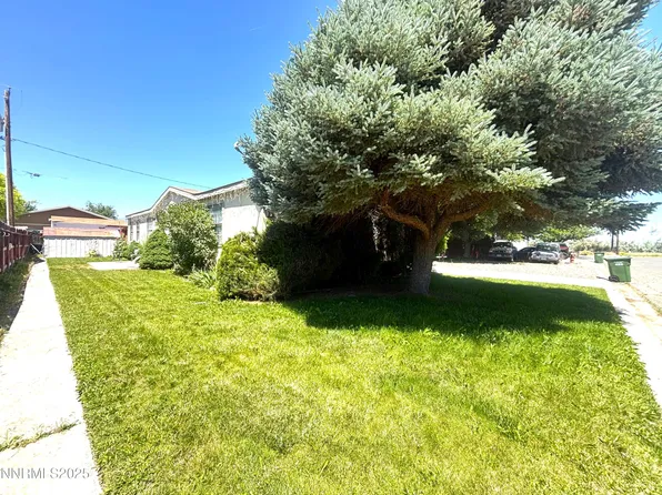 218 & 220 Middlegate Dr, Battle Mountain, NV 89820