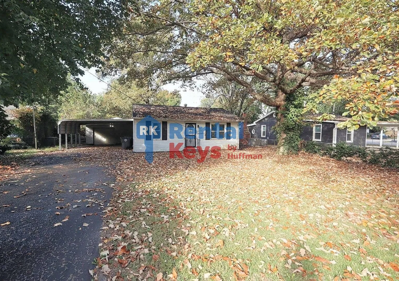 Three Bedroom House | Garage — Photo 3