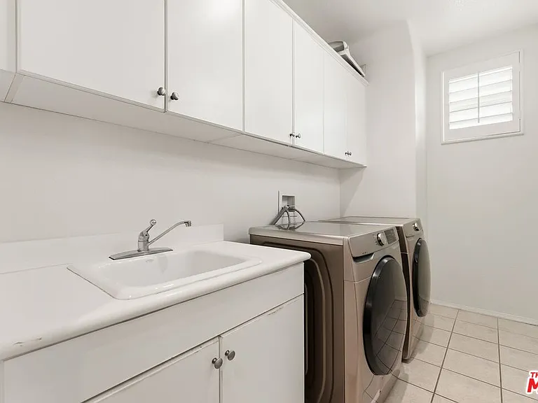 11564 Apulia Ct — Photo 40