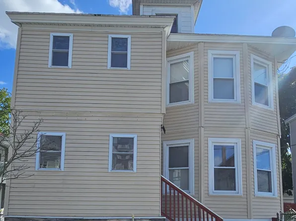 73 Dorchester St #73, Lawrence, MA 01843