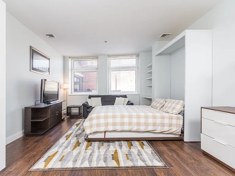 300 Commercial St #402 — Photo 3