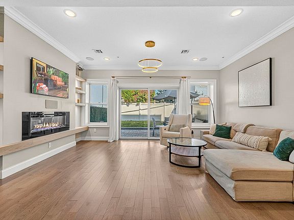 2nd image of 414 New York Ave #1A