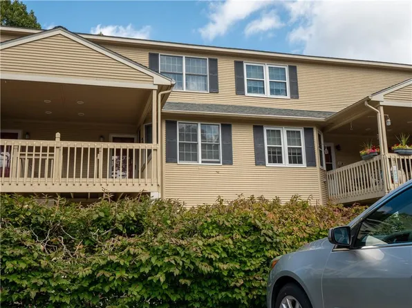 46 Trellis Dr, West Warwick, RI 02893