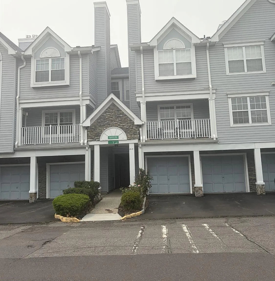 2 bed, 2.0 bath, $2,400 — Photo 2