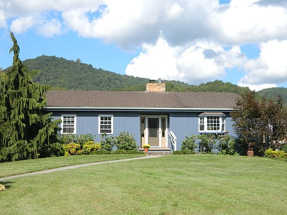 2nd image of 492 Mitchell Valley Dr