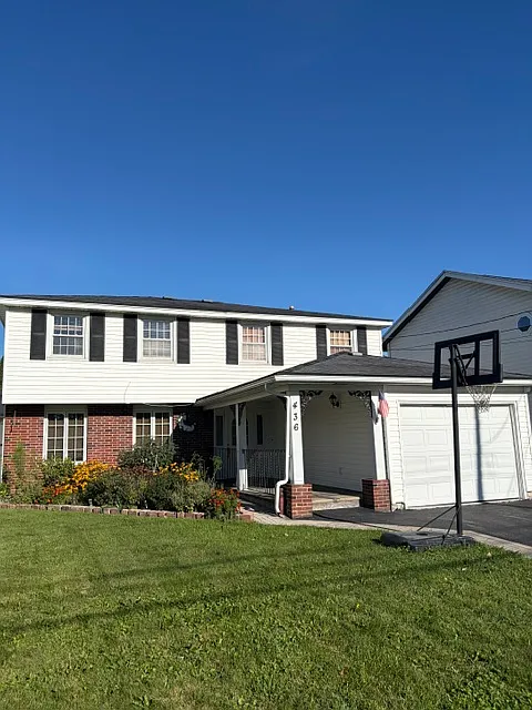 3 bed, 1872 sqft, $3,000 — Photo 2