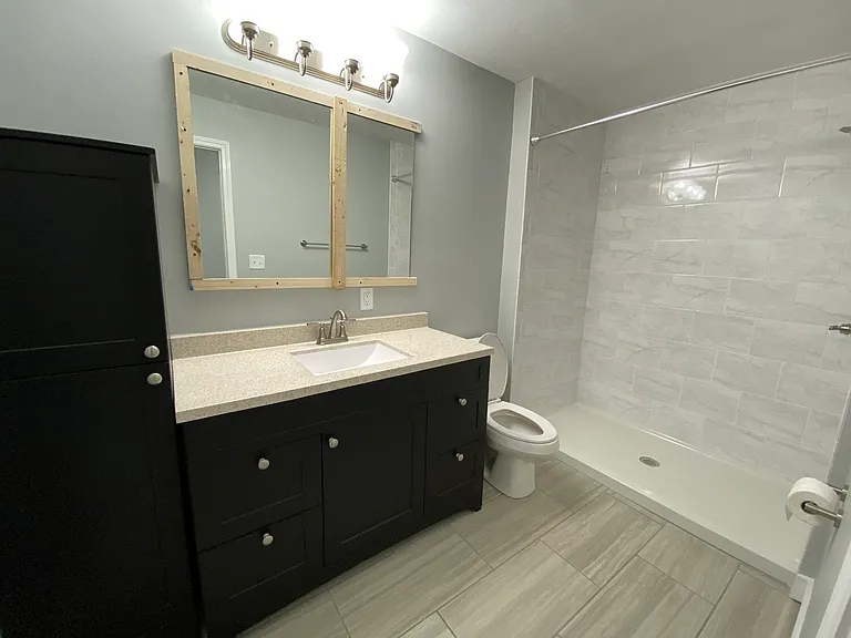 907 E Florida Ave — Photo 6