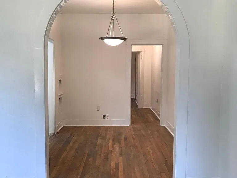 816 W Lynwood Ave — Photo 3