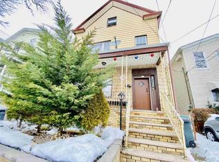 19 W 9th St, Bayonne, NJ 07002