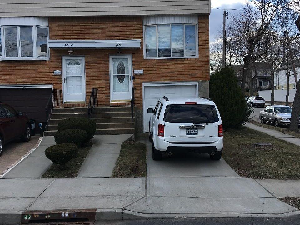 1st image of 60 Dorothea Pl