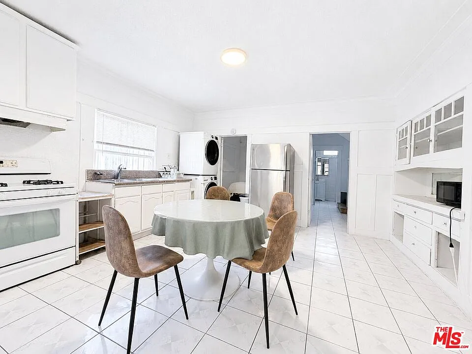 2 bed, 2.0 bath, 1500 sqft, $2,450 — Photo 3