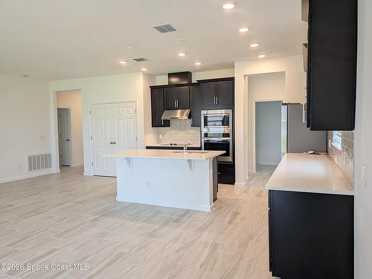 938 Soleway Ave NW — Photo 9