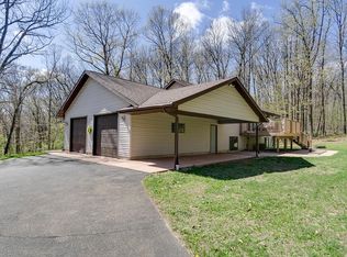 1919 Deepwood Ct, Eau Claire, WI 54703