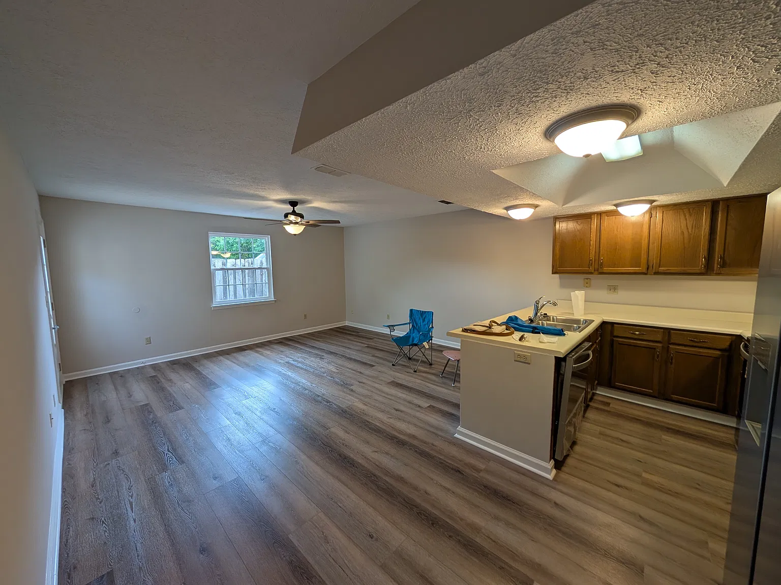 2 bed, 1036 sqft, $1,395 — Photo 3