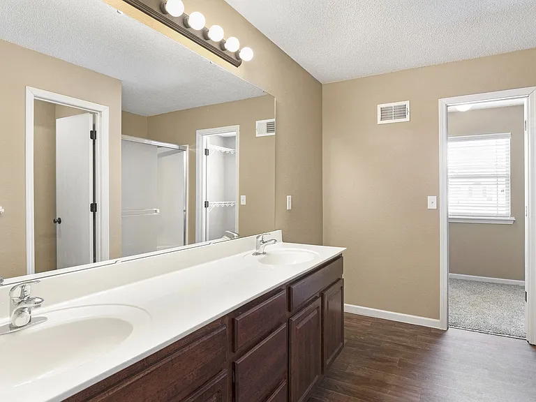 Bennington Park Townhomes — Photo 97