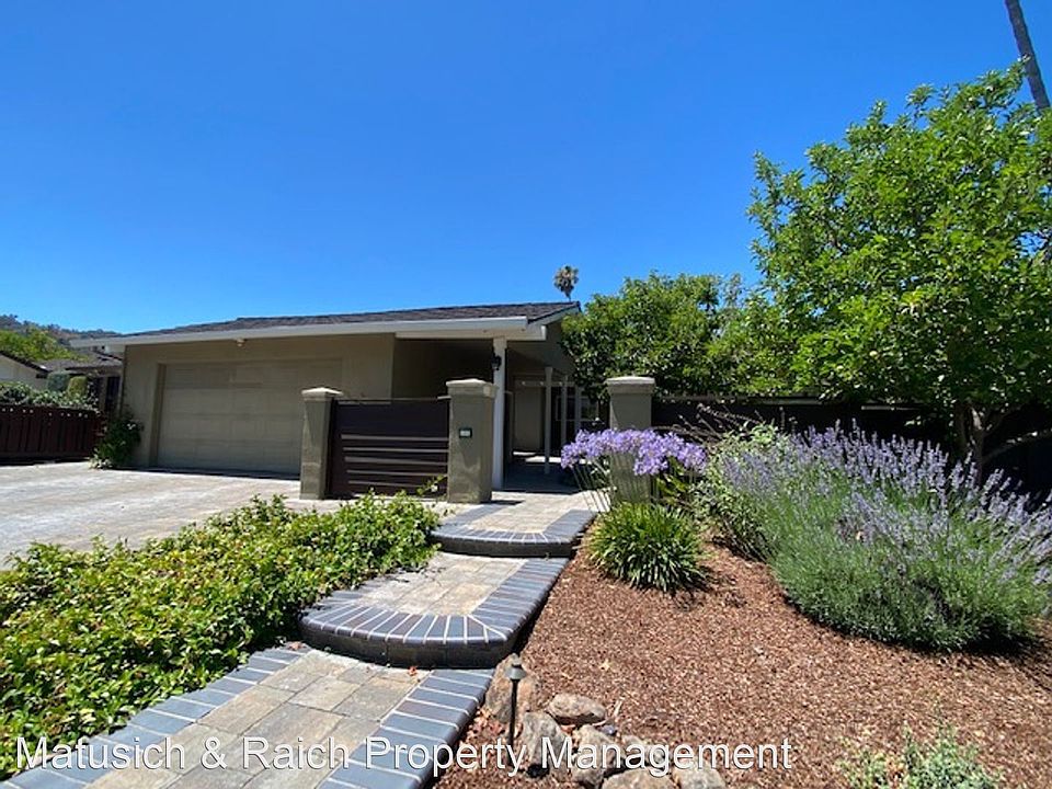 1st image of 131 Meadowbrook Dr