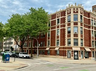 6207 N Winthrop Ave #30, Chicago, IL 60660