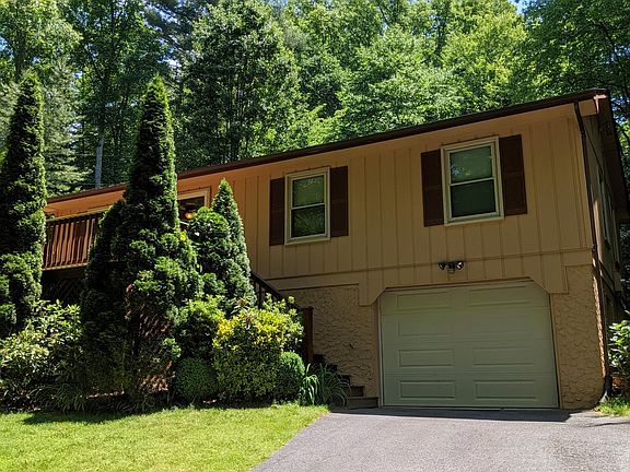 2nd image of 809 Bee Tree Rd