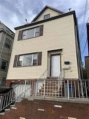 37 E 49th St #3 — Photo 1