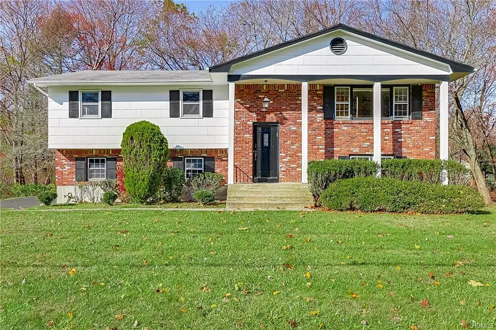 1 Ashlawn Ave photo 1