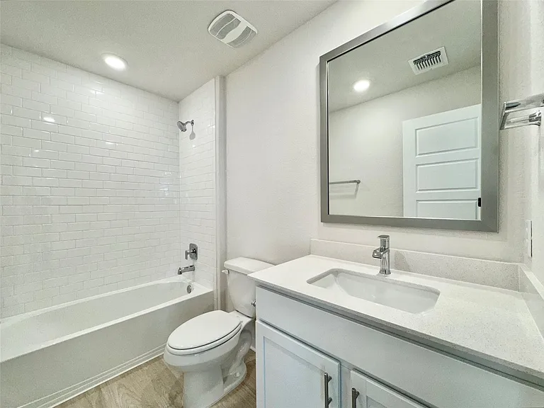 404 Tinto St — Photo 34