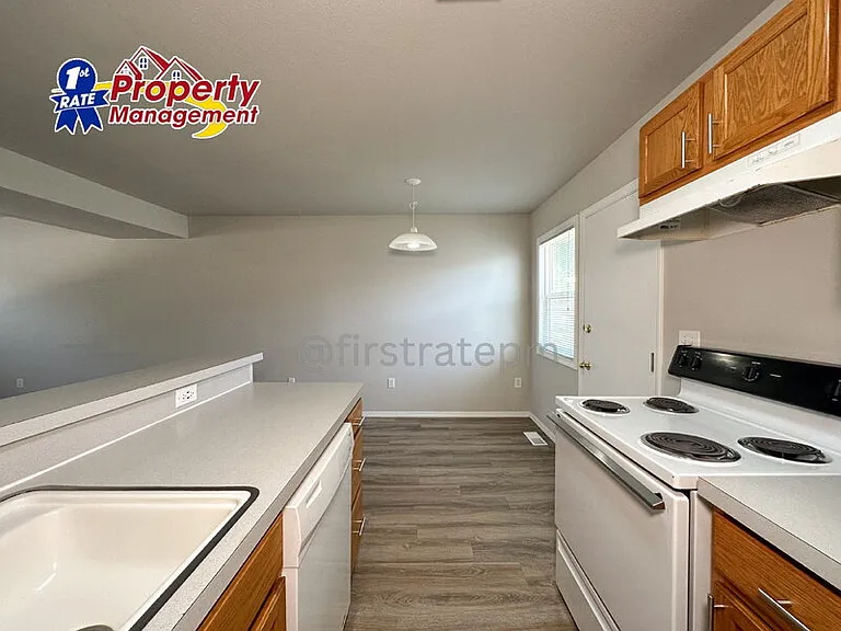 2062 N Gladewater Ave — Photo 8