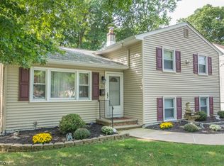 33 Glenwood Ave, Lake Hiawatha, NJ 07034