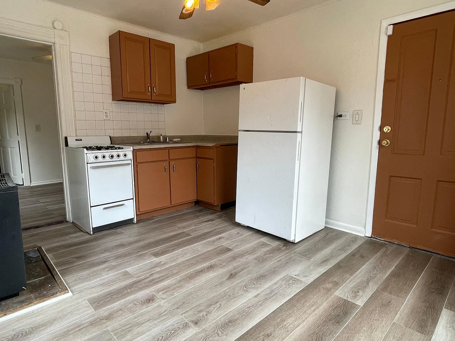 312 Ruxton Ave — Photo 2