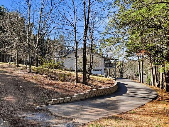 3rd image of 1139 Davis Rd W