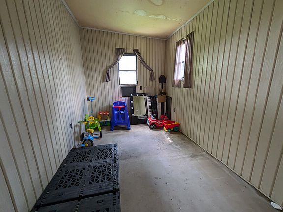 4th image of 6434 Old Orchard Ave W