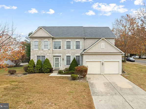 2 Creekview Ter, Lafayette Hill, PA 19444