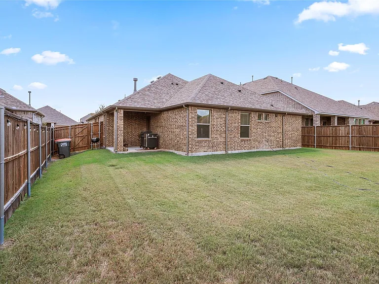 1229 Carinna Dr — Photo 15