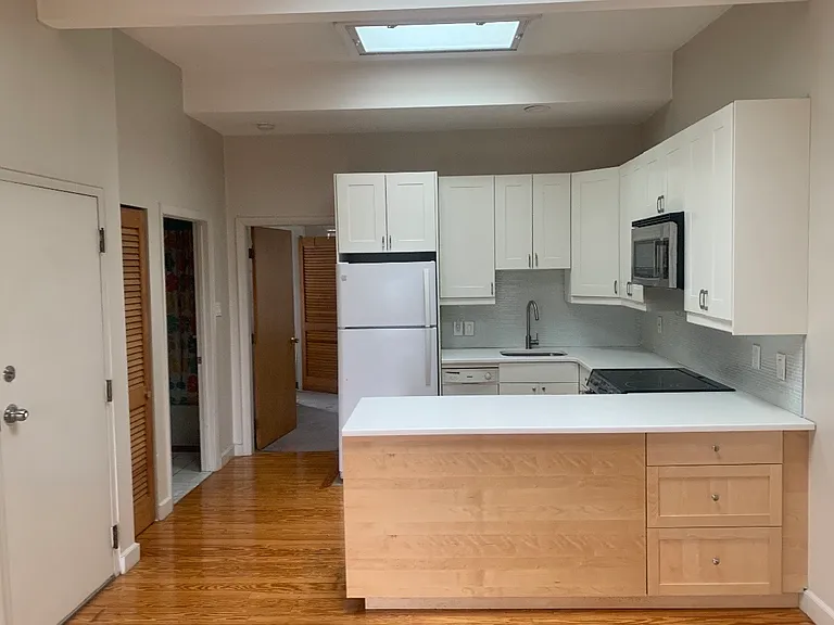 38 Williams St #D — Photo 15