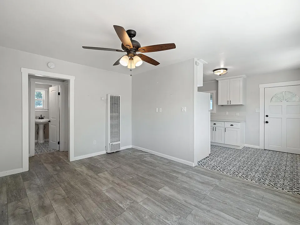 Spacious living room