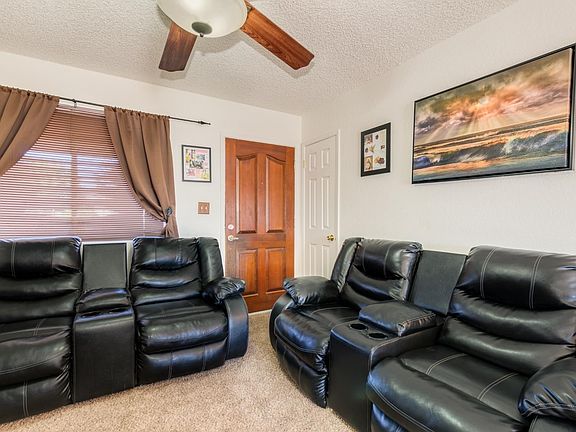 4th image of 909 W Helena Dr