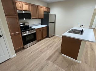 1024 S Lincoln St APT 3, Aberdeen, SD 57401