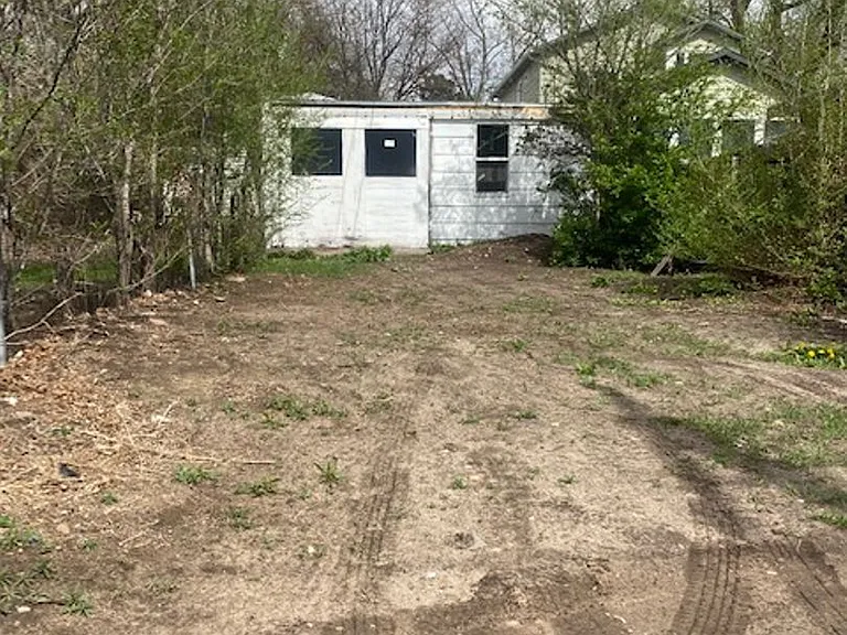 1126 Custer Ave — Photo 24
