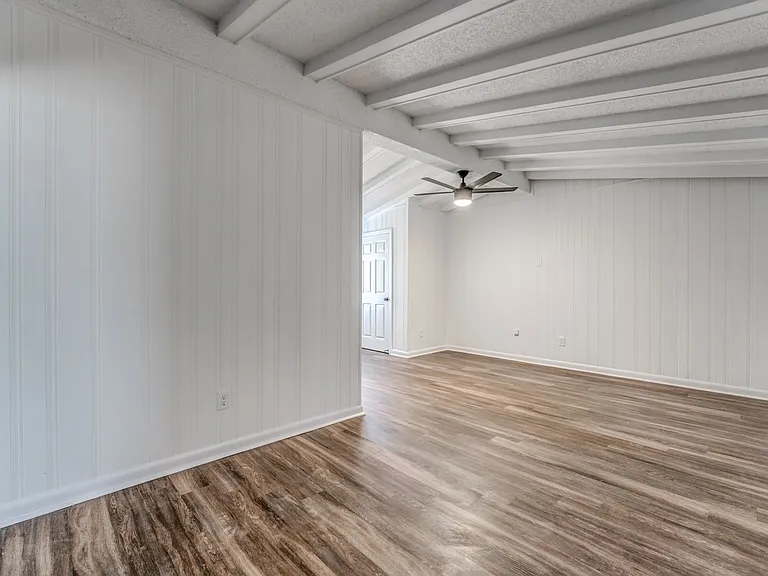 4980 Vickie Dr — Photo 17