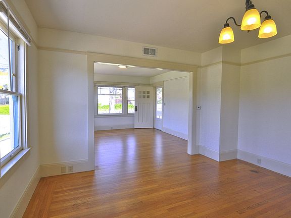 3rd image of 3804 Whittle Ave